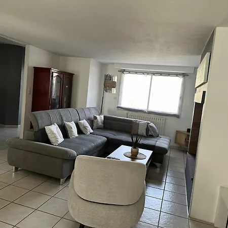 Villa Mars Yourhosthelper