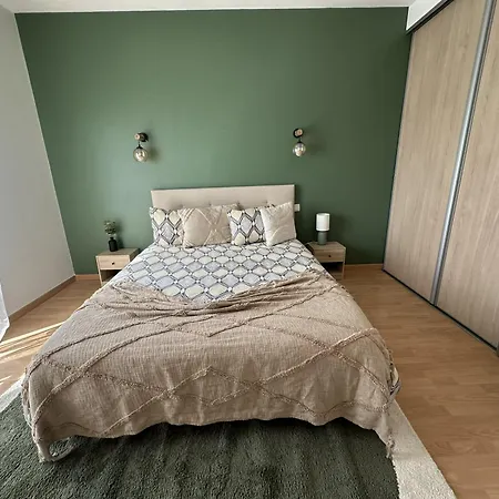 Mars Yourhosthelper Narbona