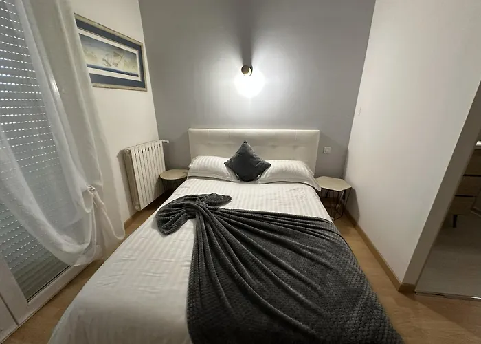 Mars Yourhosthelper Narbona