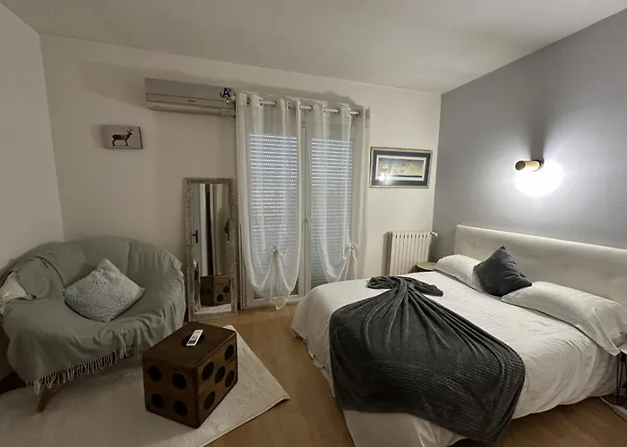 Mars Yourhosthelper Narbona