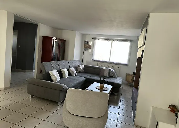 Villa Mars Yourhosthelper